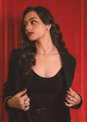 Полли, Г. Химки